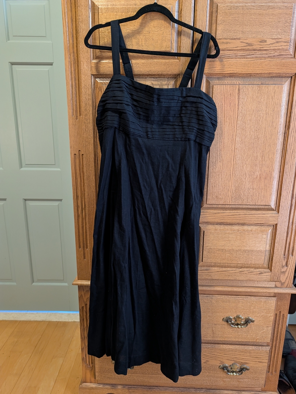 Abercrombie & Fitch Black Pleated Bodice Midi Dress